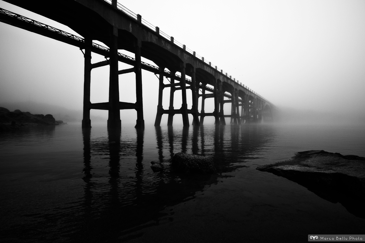 Un ponte nella nebbia